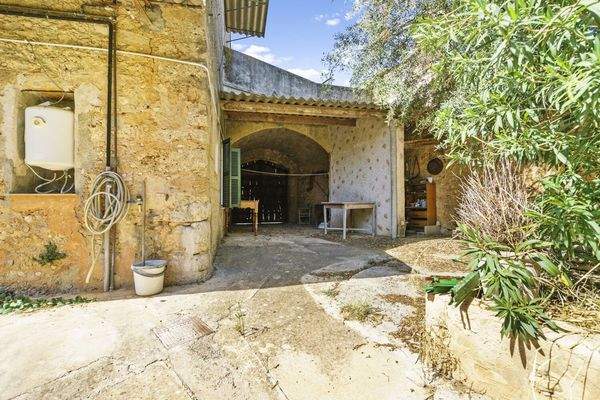 Garage mit Lagerraum