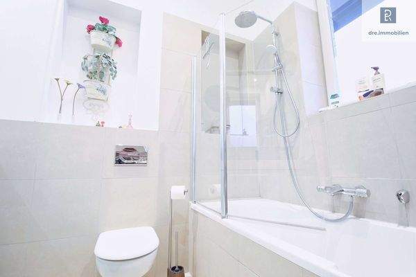 Badezimmer mit Wanne