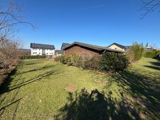 Ausschnitt Grundstück mit Garagenhaus