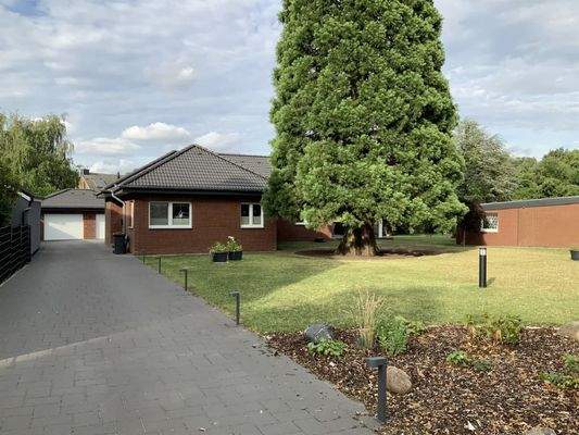 Strassenansicht Bungalow