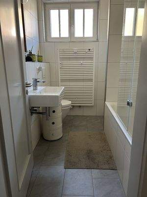 Badezimmer mit Wanne