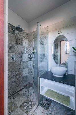 bathroom-2-2.jpg