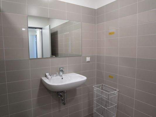 Erneuerung Sanitär Halle 13