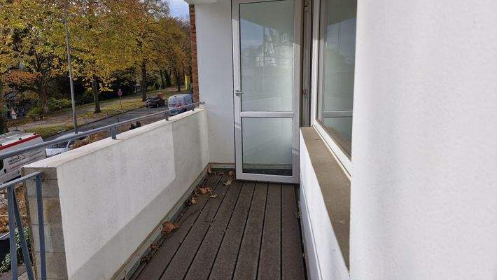 Balkon Straßenseite