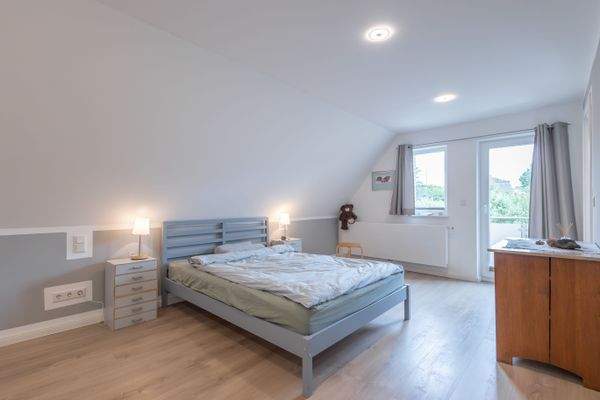 Schlafzimmer mit Westbalkon