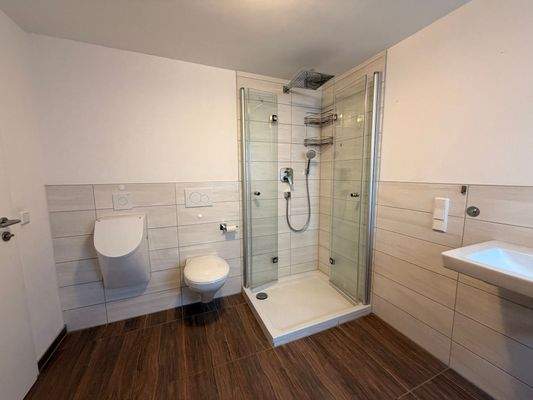 Bad_Einliegerwohnung_Einfamillienhaus_Schwalefeld