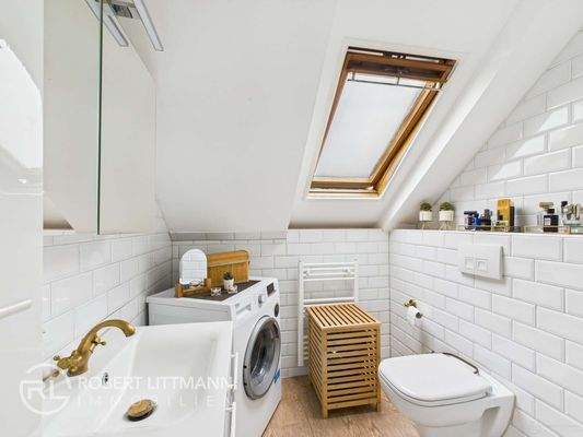 CAM04259G0-PR0083-STILL020