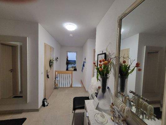 Zentrale Diele-Flur.jpg