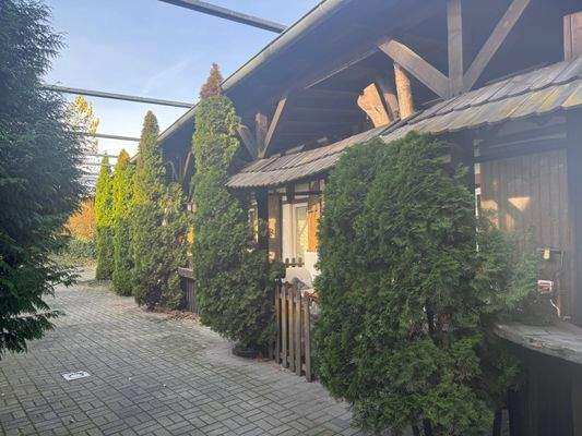 Ansicht rechter Gebäudekomplex