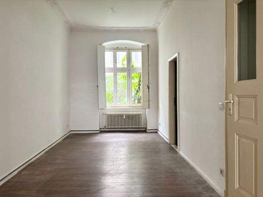 Blick Verkaufsraum zusätzlich