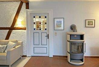 Wohnzimmer mit Kamin