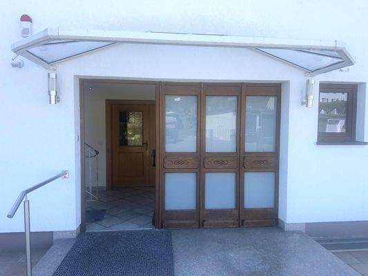 Hauseingang überdacht