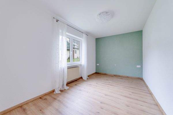 Schlafzimmer2 oder Ankleide/Büro etc.