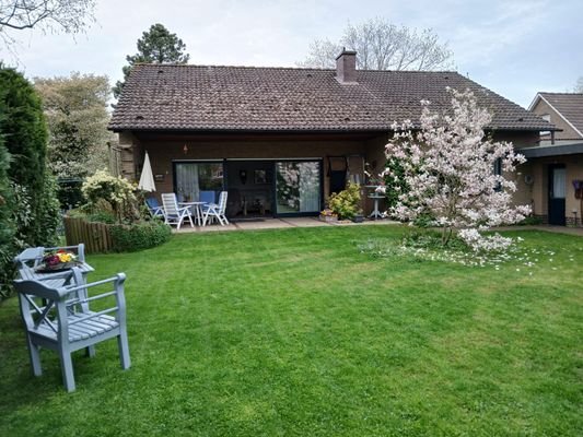 Garten - Blich aufs Haus 