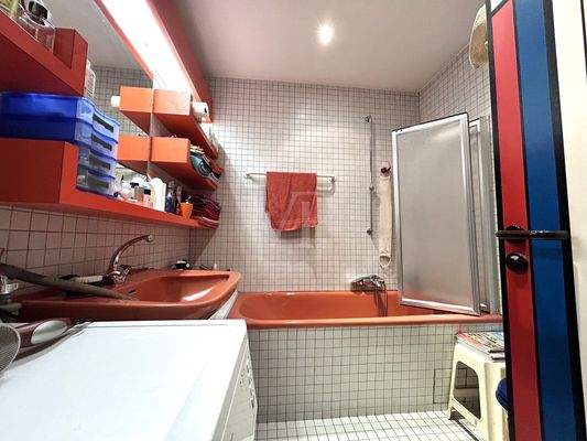 Innenbad mit Duschwanne 