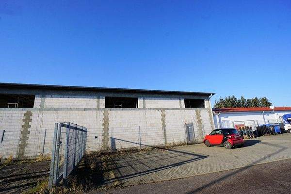 Halle rechts (2).jpg