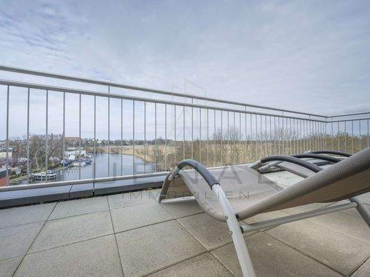 Penthouse: Balkon 2