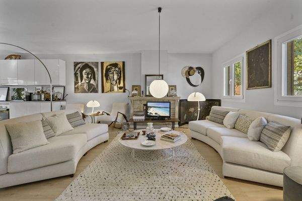 Wohnbereich mit Kamin