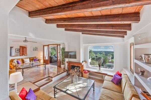 Living area in villa in Bendinat 4