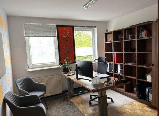 Büro 2.jpg