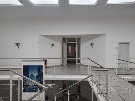 F Hausflur 2 OG vorn.jpg