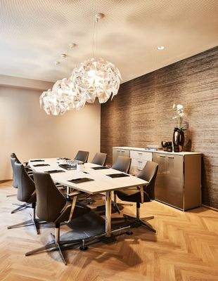 © Collection Business Center 