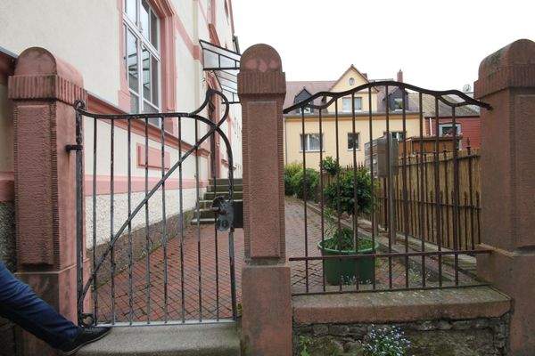 Eingang von der Straße