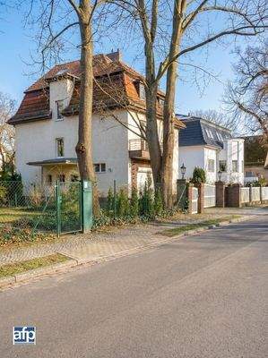 Straßenszene mit Häusern - v3