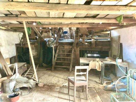 Teil einer Scheune/ Speicher