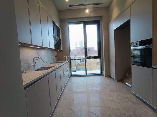 Apartments in Zeytinburnu 100 meters from the Marmaray Station