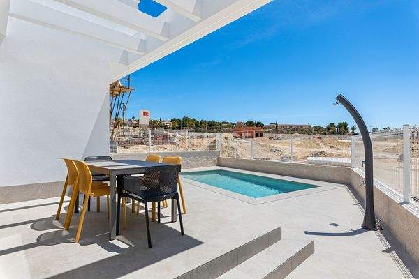 Contemporary Detached Bungalow Style Villas in Algorfa Alicante
