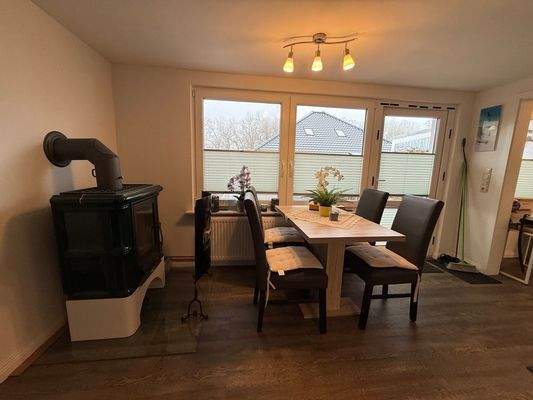 Wohnzimmer mit Kamin