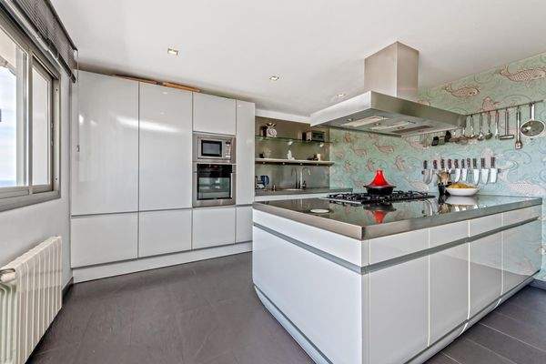 e4210dc7-e65b-4cb1-b987-3542f618889b