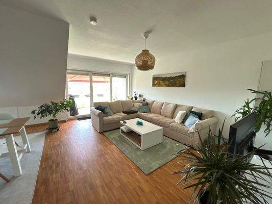 Wohn-/Esszimmer (DG-Wohnung)