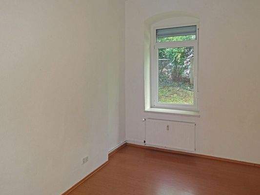 *Zimmer gartenseitig