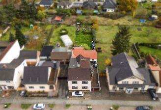 Blick auf das Haus & Grundstück