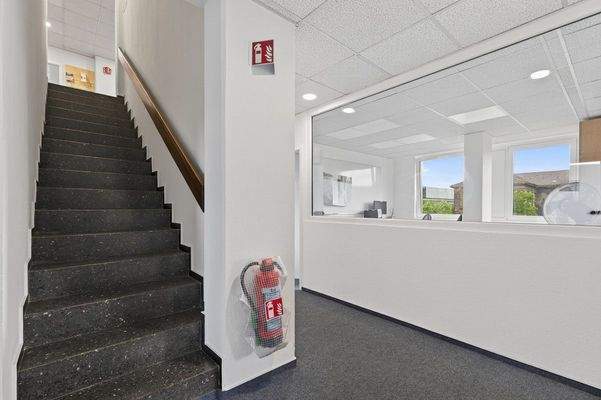 Büroeinheit Aufgang und Empfang