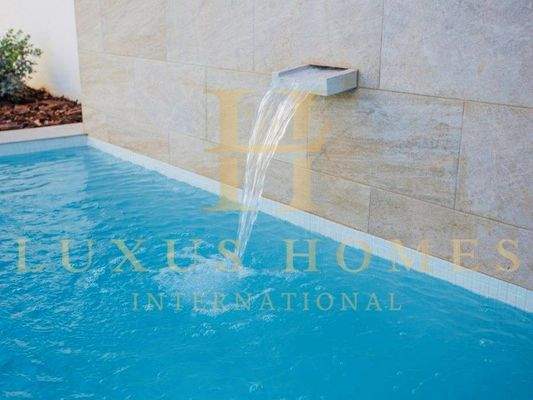 77BE5C7D-520E-43C9-B1B9-4F8331F8E546