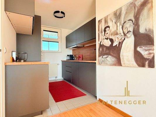 Küche ist in Wohnzimmer integriert, aber separat