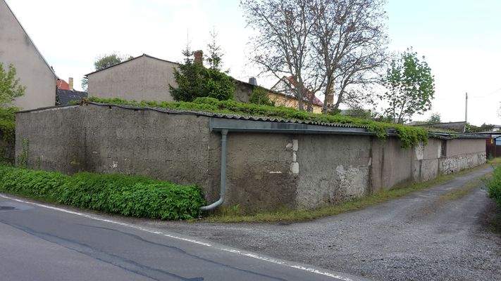 Straßenansicht Nebengebäude