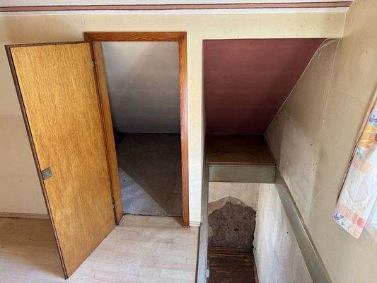 Wohnflur DG Treppenabgang und Kammer