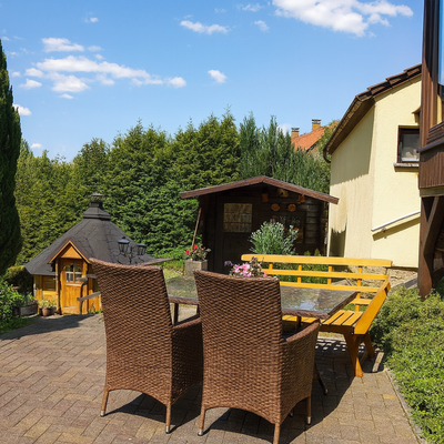 Terrasse mit Gartenidylle