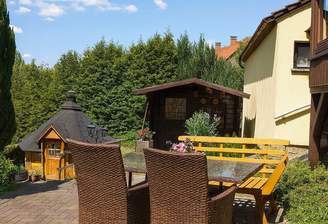 Terrasse mit Gartenidylle