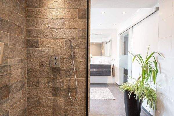 OG Bad mit Dusche (5).jpeg