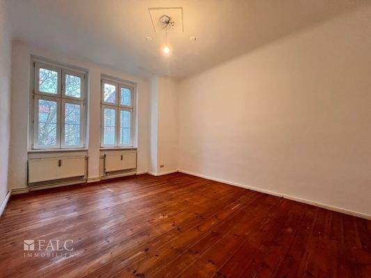 Wohn-,/ Schlafzimmer