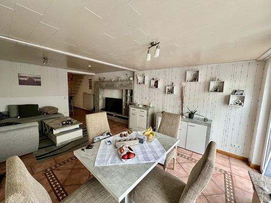 Helles Wohnzimmer (EG)