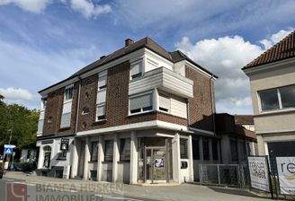 Vorder- und Seitenansicht