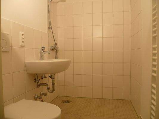 Bad mit ebenerdiger Dusche