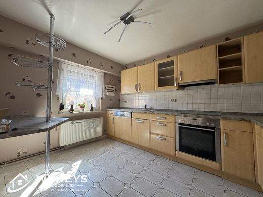 Küche mit Einbauküche