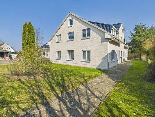 Giebelansicht - Eingang WE